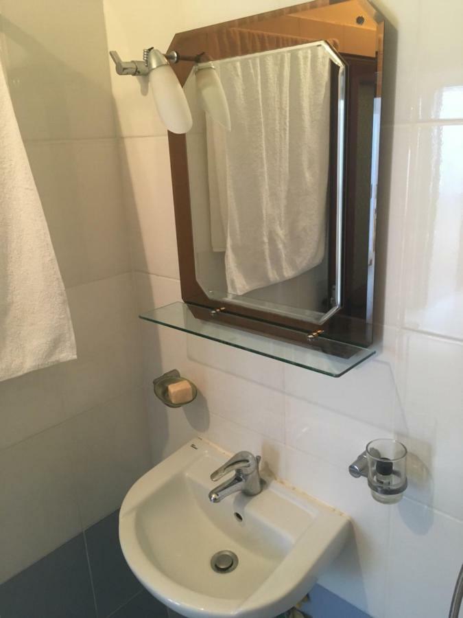 Qeparo Antonio Rooms 外观 照片
